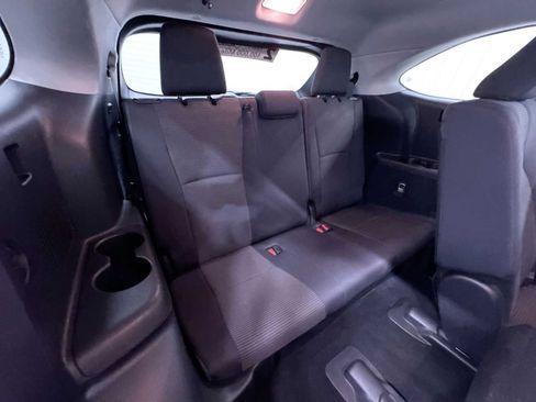 Used 2025 Toyota Highlander LE FWD image 41