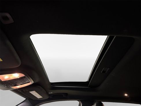 Used 2019 Jeep Grand Cherokee Limited w/ Trailer Tow Group IV image 23