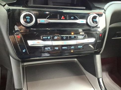 Certified 2023 Ford Explorer ST-Line AWD/4WD image 19