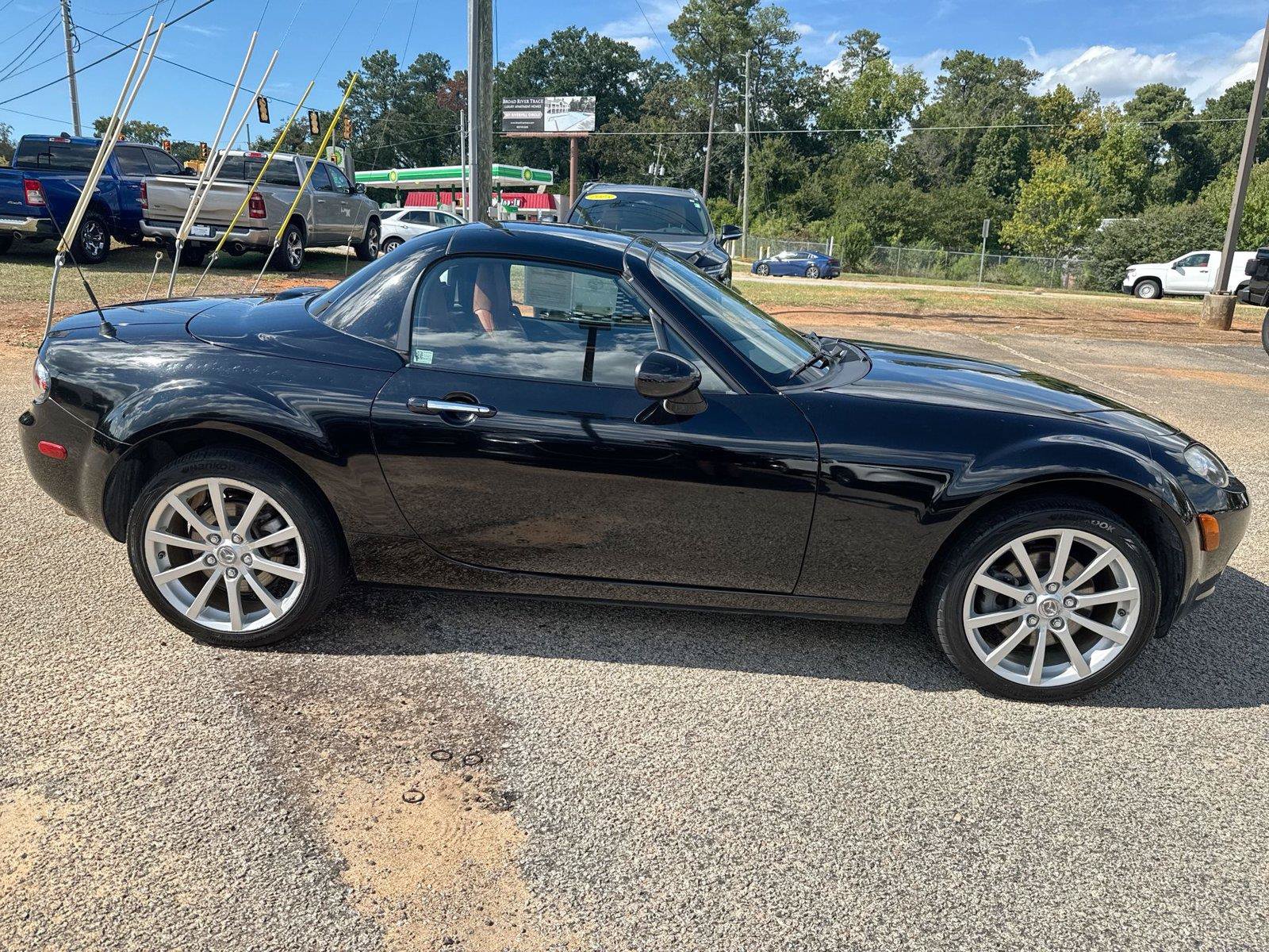 Used 2008 MAZDA MX-5 Miata Grand Touring w/ Premium Pkg RWD image 21
