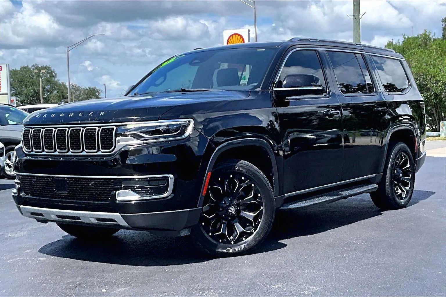 Used 2022 Jeep Wagoneer Series II AWD/4WD image 1
