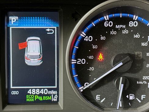 Used 2017 Toyota RAV4 XLE FWD image 19