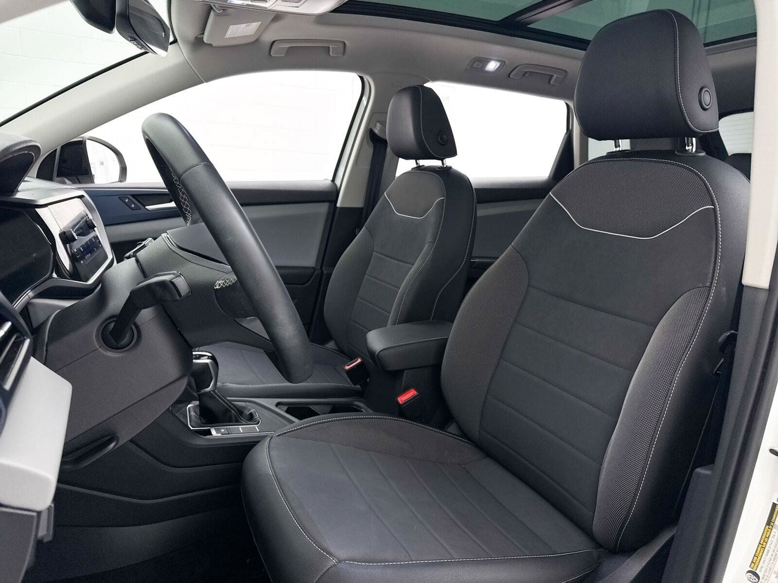 Used 2023 Volkswagen Taos SE w/ Panoramic Sunroof Package FWD image 18