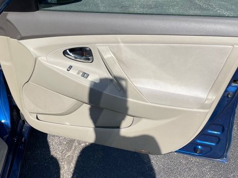 Used 2011 Toyota Camry LE w/ LE Extra-Value Pkg FWD image 22