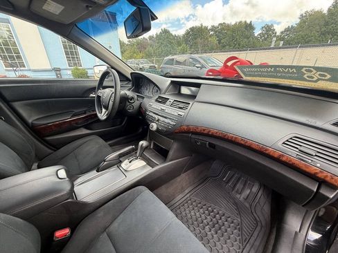 Used 2012 Honda Crosstour EX image 24