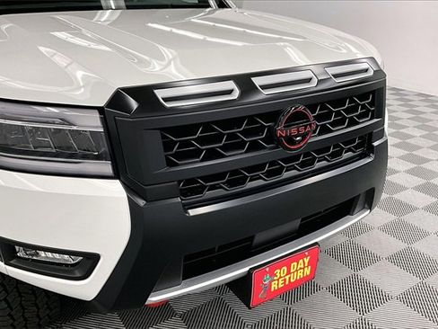 New 2025 Nissan Frontier PRO-4X w/ Pro Convenience Package image 14