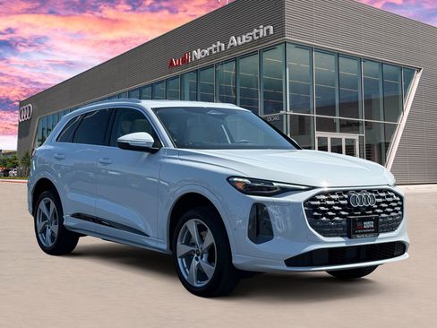 Certified 2025 Audi Q5 Premium Plus w/ Premium Plus AWD/4WD image 2