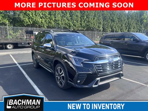Used 2023 Subaru Ascent Touring AWD/4WD image 1