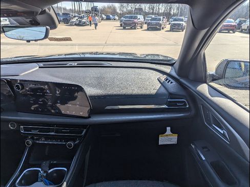 New 2026 Chevrolet Traverse LT w/ Driver Confidence Package image 4