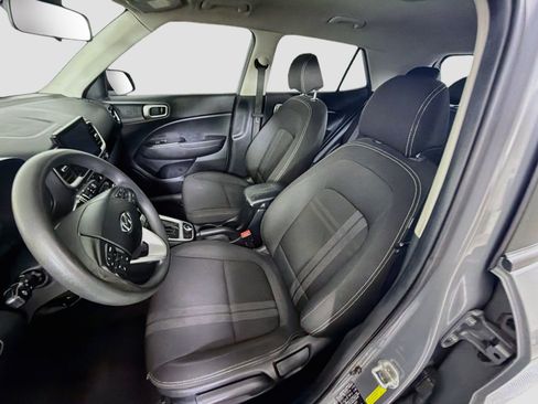 Used 2020 Hyundai Venue SEL FWD image 13