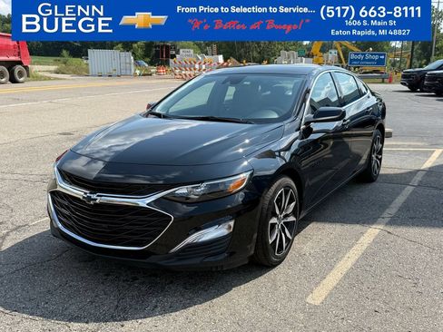 Certified 2024 Chevrolet Malibu RS w/ LPO, Floor Liner Package FWD image 1