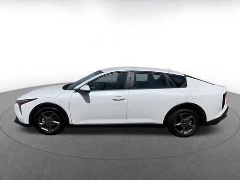 Used 2025 Kia K4 LXS image 11