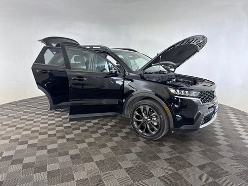 Used 2021 Kia Sorento EX w/ EX AWD X-Line Package image 15