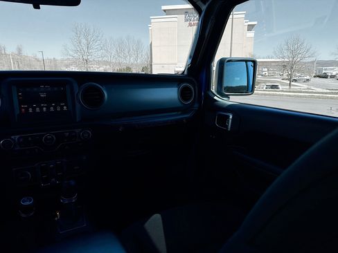 Used 2023 Jeep Wrangler Sport S image 25