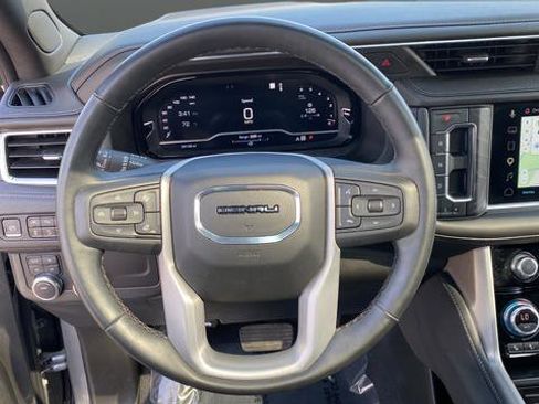 Used 2023 GMC Yukon Denali AWD/4WD image 17