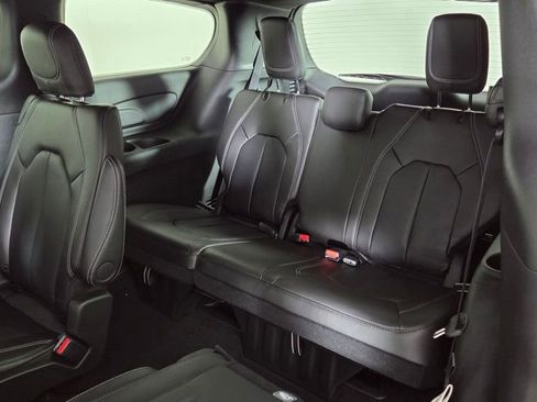 New 2026 Chrysler Pacifica Select image 29