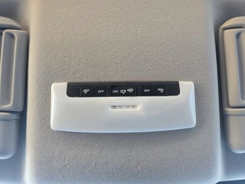 Certified 2025 Nissan Versa SV w/ Trunk Package FWD image 7