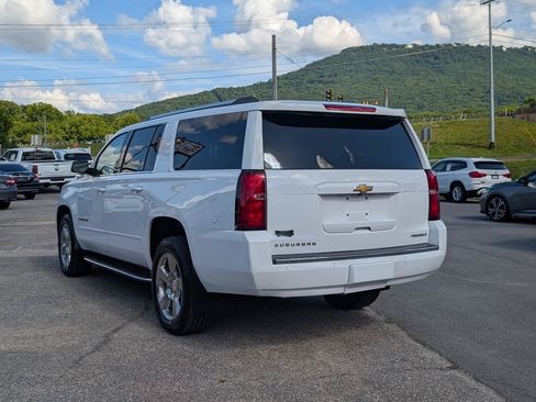 Used 2020 Chevrolet Suburban Premier RWD image 3