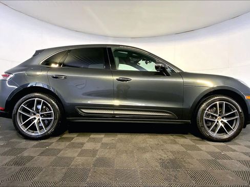 Used 2025 Porsche Macan image 8