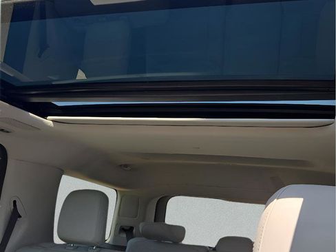 Used 2025 Ford Expedition Platinum w/ Platinum Ultimate Package AWD/4WD image 27