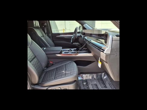 Used 2026 Cadillac Escalade Platinum Sport w/ LPO, ONYX Package AWD/4WD image 9