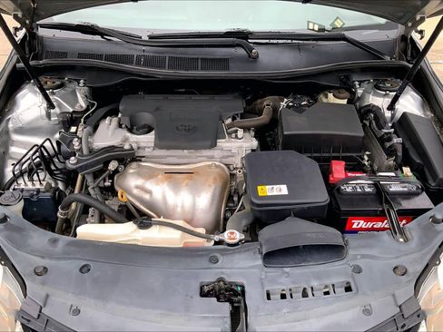 Used 2017 Toyota Camry SE w/ Moonroof Package FWD image 30