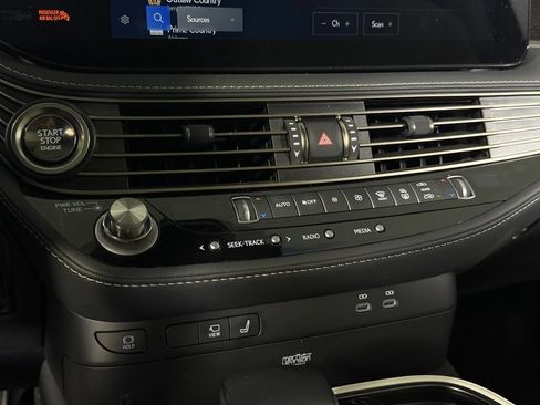 Used 2023 Lexus LS 500 w/ Interior Upgrade Package RWD image 17