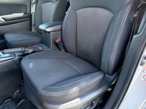 Used 2016 Subaru Forester 2.5i Premium w/ All-Weather Package AWD/4WD image 17