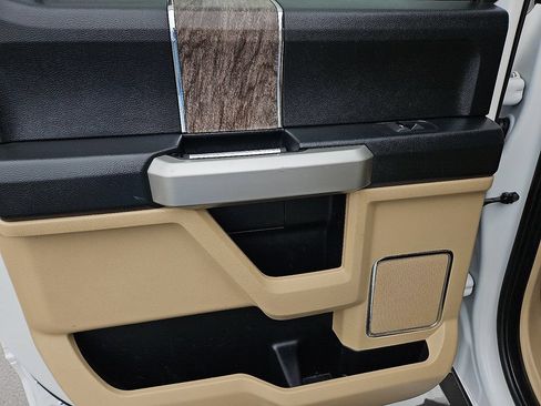 Used 2017 Ford F250 Lariat w/ Chrome Package AWD/4WD image 18