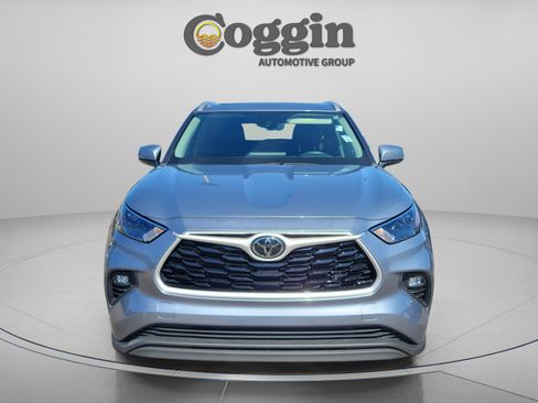 Used 2022 Toyota Highlander XLE image 10