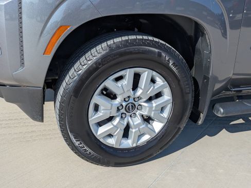 Used 2024 Nissan Frontier SV w/ SV Convenience Package RWD image 10