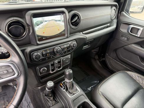 Used 2021 Jeep Wrangler Unlimited Sahara image 27