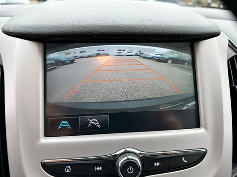 Used 2017 Chevrolet Cruze LS image 17