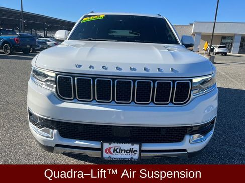 Used 2022 Jeep Wagoneer Series III w/ Flexible Seating Group image 3
