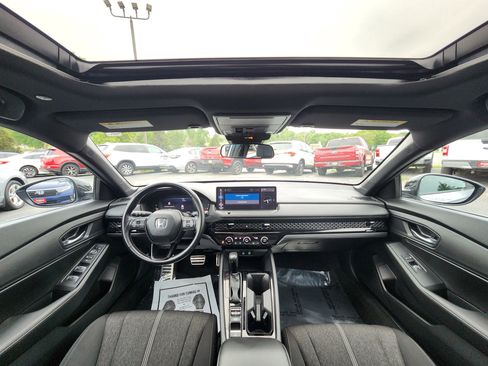 Used 2024 Honda Accord Sport image 9