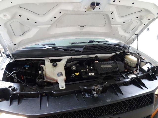 Used 2015 Chevrolet Express 2500 RWD image 37