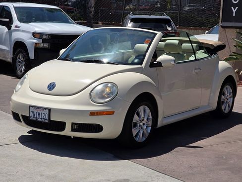 Used 2009 Volkswagen Beetle S image 6