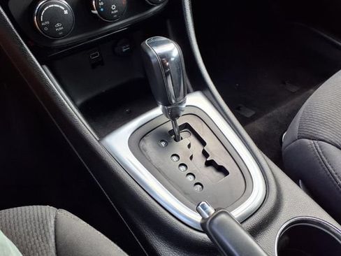 Used 2013 Chrysler 200 Touring w/ S Exterior Appearance Pkg FWD image 14