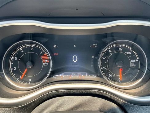 Used 2017 Jeep Cherokee Trailhawk AWD/4WD image 20