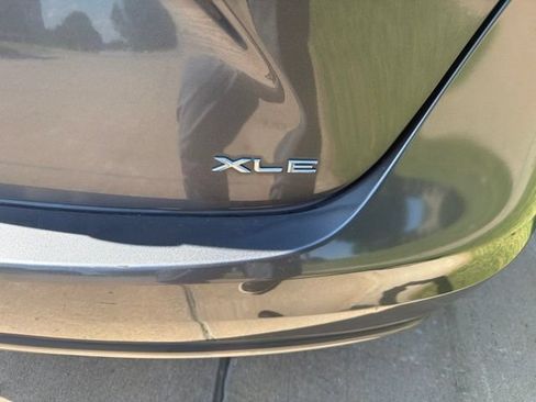 Used 2016 Toyota Avalon XLE FWD image 5