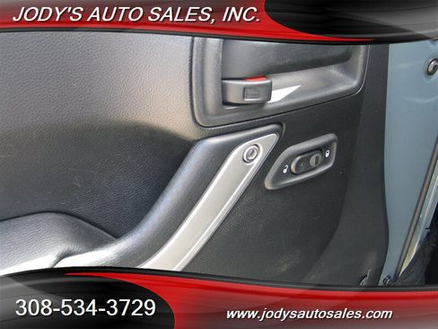 Used 2015 Jeep Wrangler Unlimited Sahara w/ Connectivity Group AWD/4WD image 4