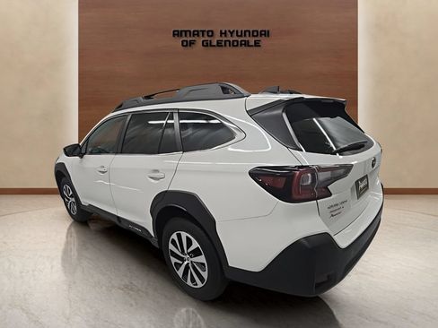 Used 2023 Subaru Outback Premium AWD/4WD image 4
