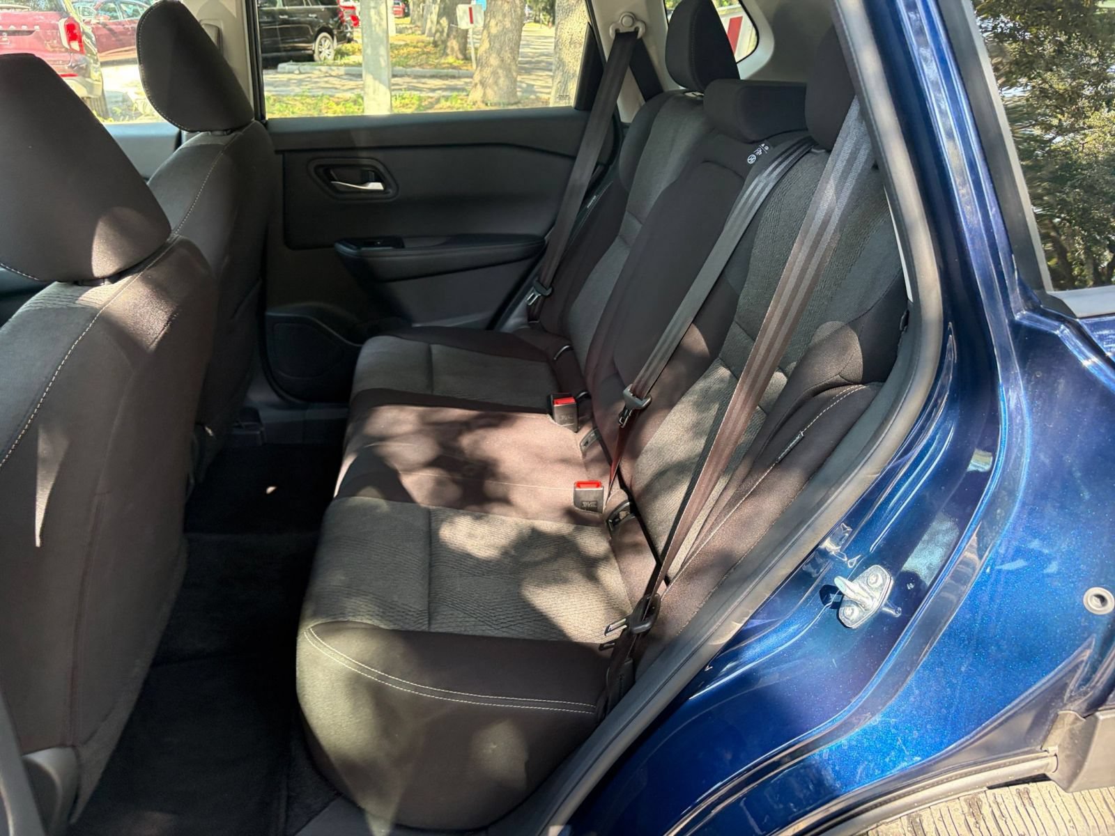 Used 2025 Nissan Rogue SV FWD image 38