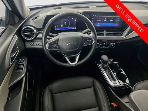 Used 2025 Chevrolet Trax ACTIV w/ Driver Confidence Package FWD image 21