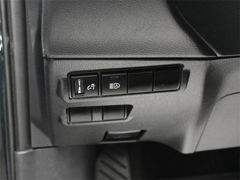 Certified 2025 Toyota Corolla Cross LE image 21