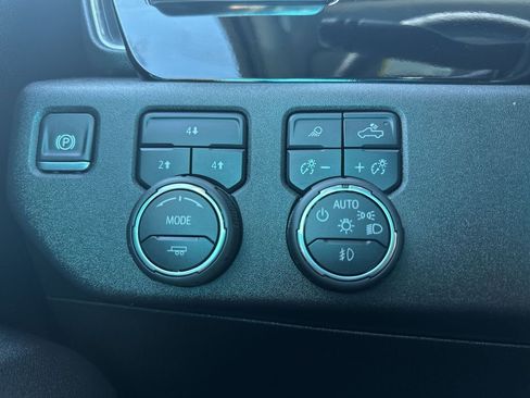 Certified 2025 Chevrolet Silverado 3500 LT w/ Safety Package image 20