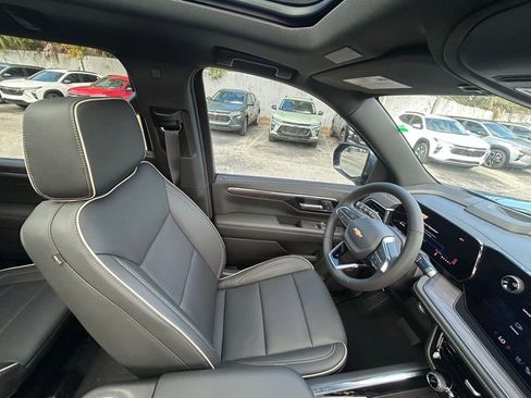 New 2026 Chevrolet Suburban Premier w/ Sun And Tow Package AWD/4WD image 25