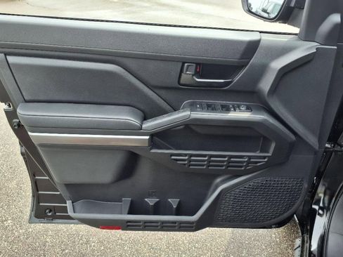 New 2025 Toyota Tacoma SR5 image 7