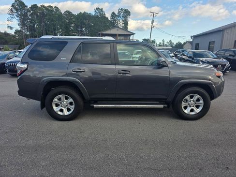 Used 2016 Toyota 4Runner SR5 image 4