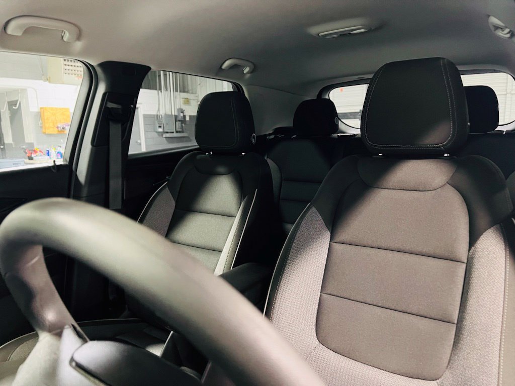 Used 2025 Chevrolet TrailBlazer LT FWD image 3